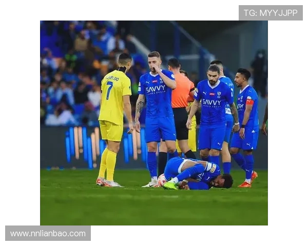 张奔斗调侃赛场形势：球员们似乎正在比拼能否用更少丢局完成胜利